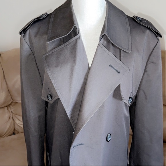 CHRISTIAN DIOR Men’s Taupe Trench Coat - Picture 4 of 10